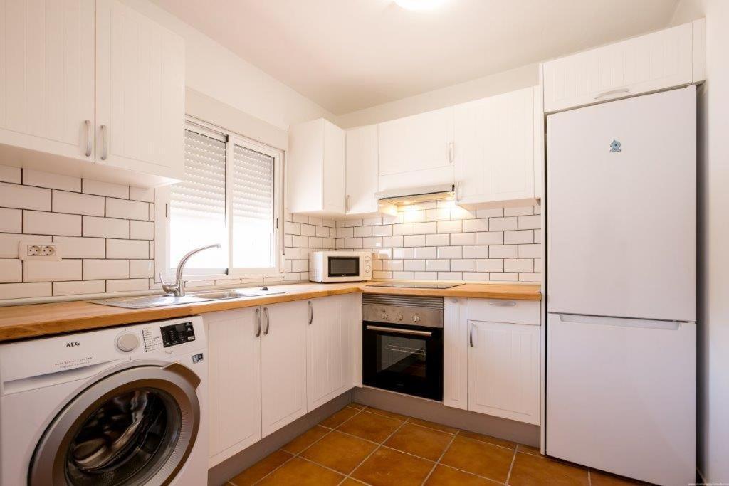 2 Bedroom Apartments Los Cristianos Beach Tenerife Tamaragua Arona  Bagian luar foto